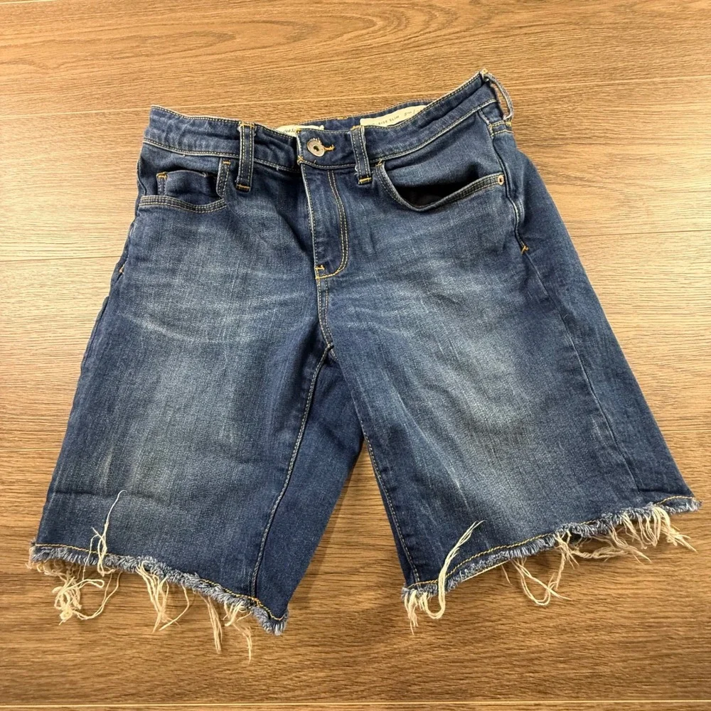 Anthropologie Pilcro & The Letterpress Mid-Rise Slim Long Shorts Raw Hem Size 28 - Picture 2 of 12
